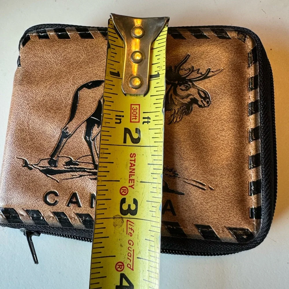 Vintage Moose Canada Vinyl Tan Men’s Zipper Wallet